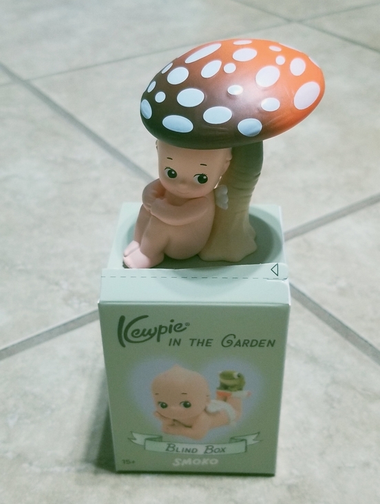 Smoko Other - Smoko x Kewpie In The Garden Blind Box: Kewpie Leans On A Mushroom Figure